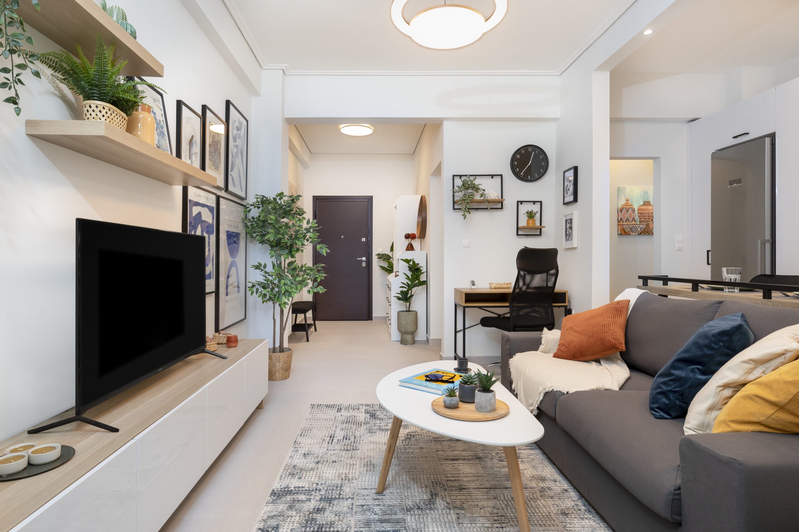 Silivrias apartment living room